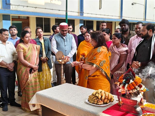 शासकीय चंदूलाल चंद्राकार कला एवं विज्ञान महाविद्यालय पाटन में दिनांक 23/01/ 2026 को वसंत पंचमी के पावन पर्व पर सरस्वती पूजा का आयोजन