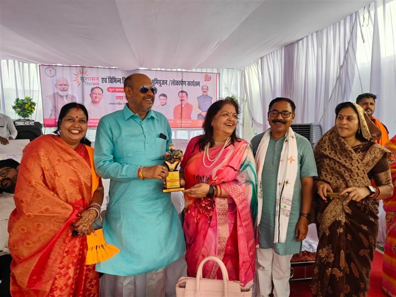 सुशासन तिहार में पाटन कॉलेज का अनूठा प्रयास, छात्र-छात्राओं ने बेचे स्वनिर्मित उत्पाद, बांस शिल्प बना आकर्षण का केंद्र