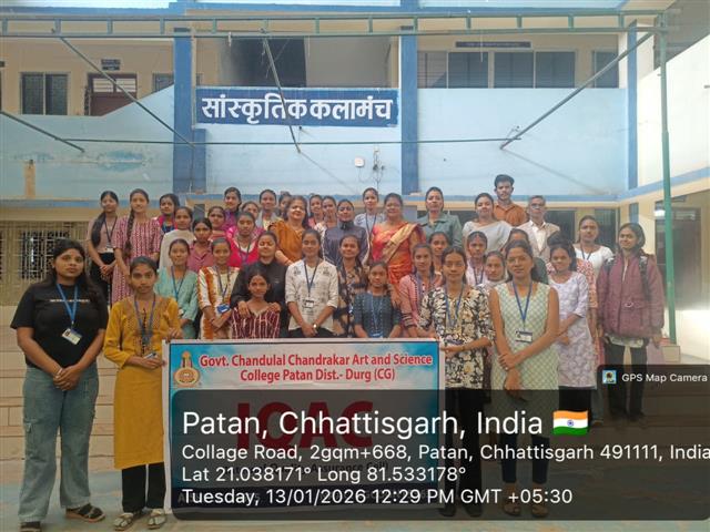 महिला सशक्तिकरण कार्यक्रम के तहत कराते ट्रैनिग कु संगम वर्मा द्वारI