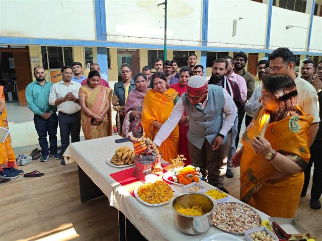 शासकीय चंदूलाल चंद्राकार कला एवं विज्ञान महाविद्यालय पाटन में दिनांक 23/01/ 2026 को वसंत पंचमी के पावन पर्व पर सरस्वती पूजा का आयोजन