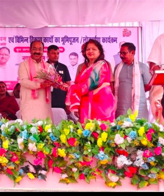 सुशासन तिहार में पाटन कॉलेज का अनूठा प्रयास, छात्र-छात्राओं ने बेचे स्वनिर्मित उत्पाद, बांस शिल्प बना आकर्षण का केंद्र